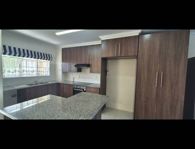 3 BEDROOM APARTMENT FOR SALE IN LA LUCIA